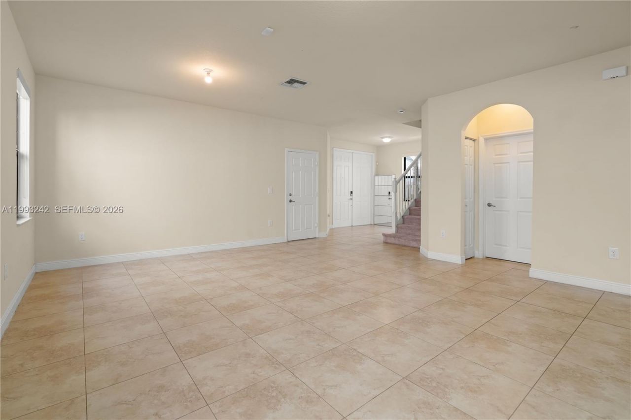10021 NW 87th Ter, Doral, FL 33178 Photo