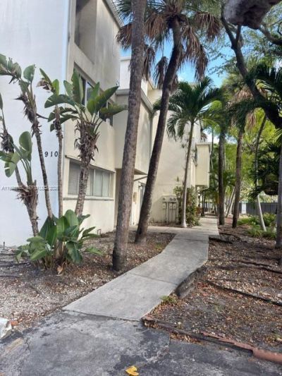1910 SW 17th Ave, Unit 4, Miami, FL 33145 Photo