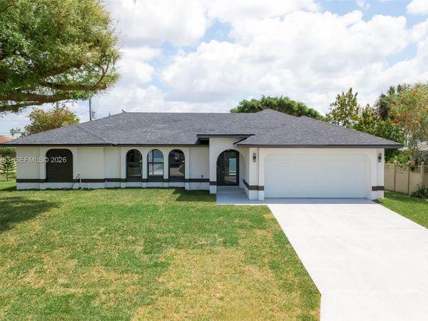 4305 SW 1ST AVE , Cape Coral, FL 33914