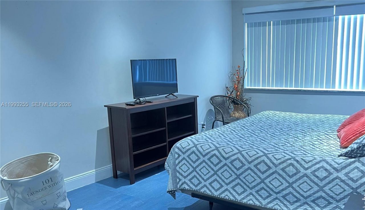 401 Golden Isles Dr , Unit 101, Hallandale Beach, FL 33009 Photo