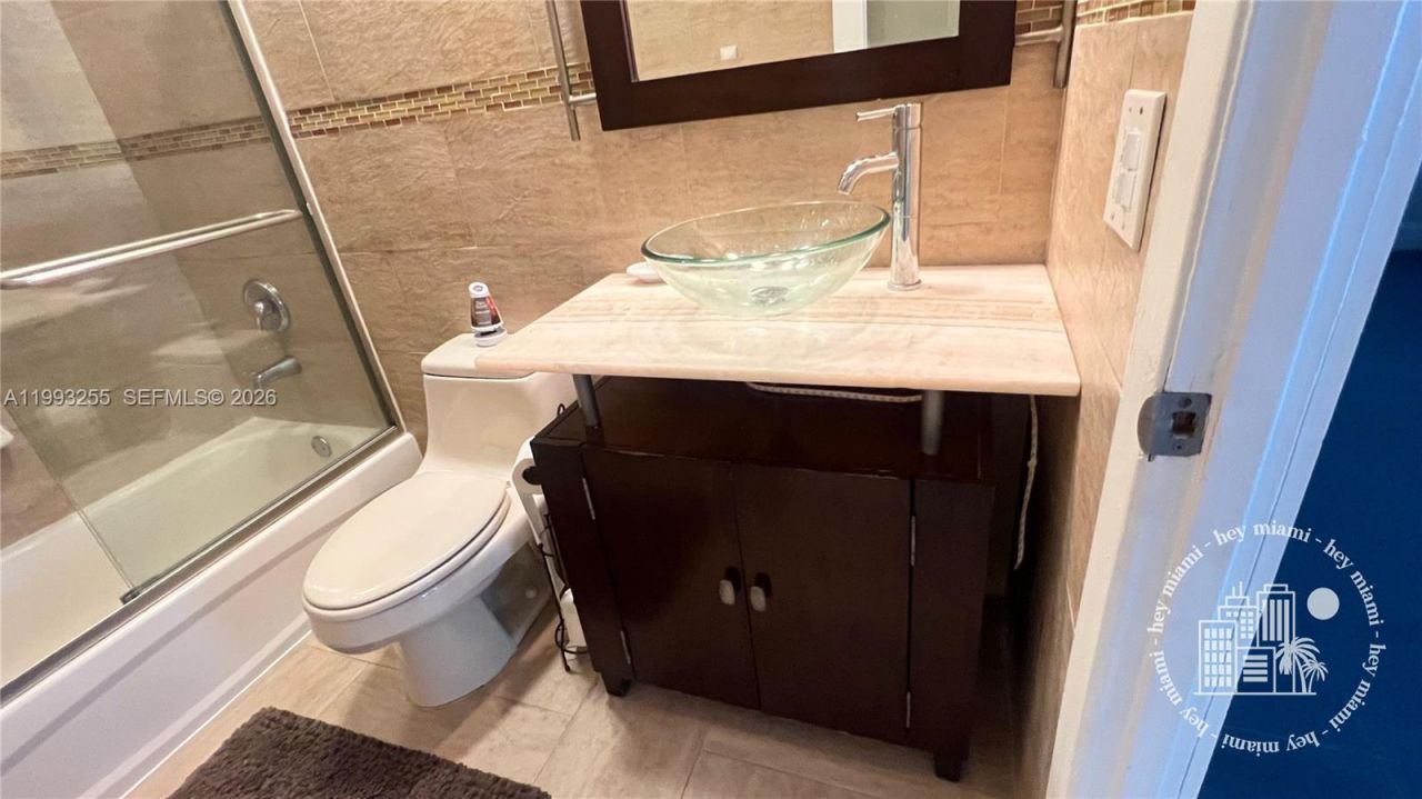 401 Golden Isles Dr , Unit 101, Hallandale Beach, FL 33009 Photo