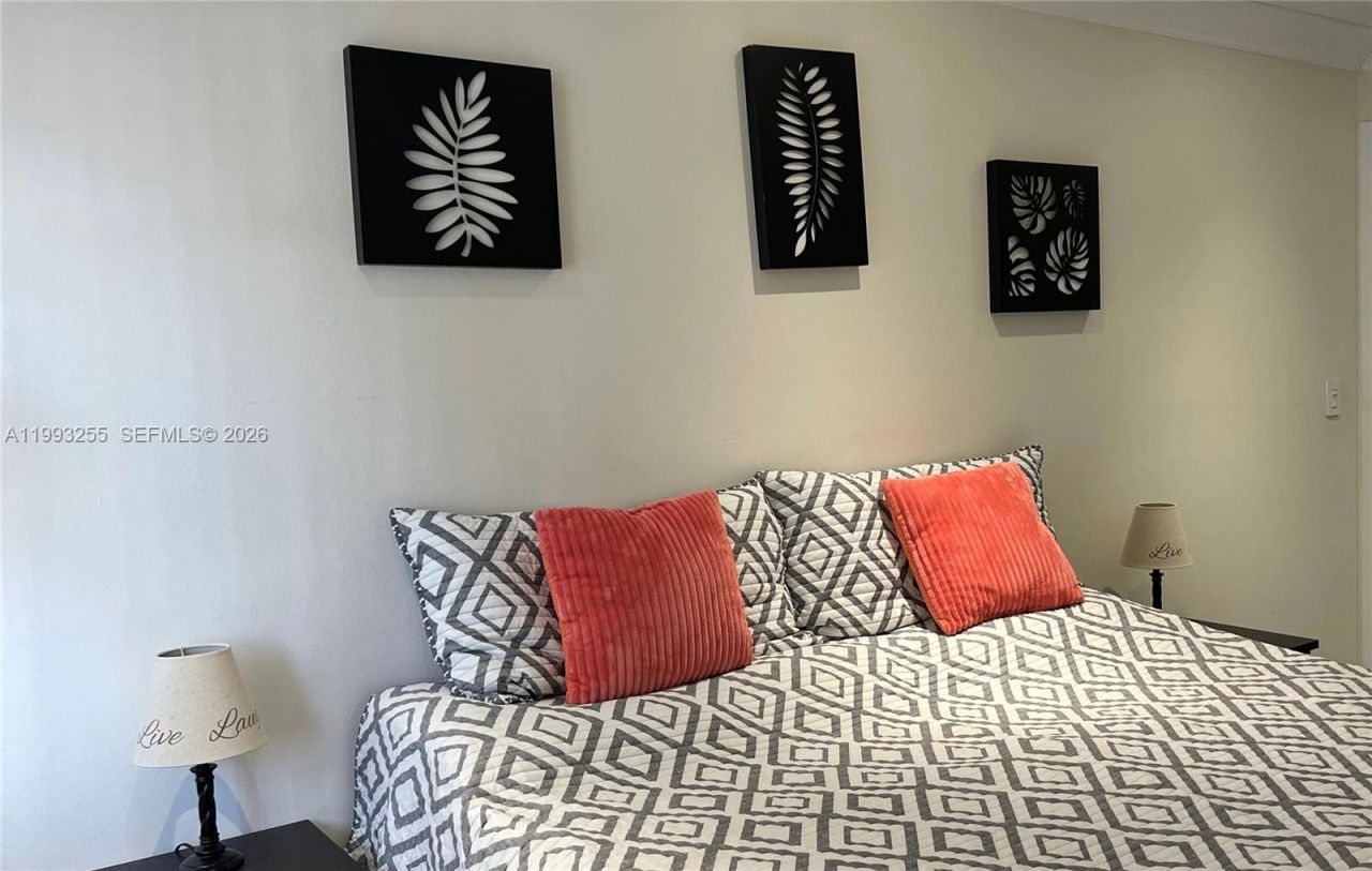 401 Golden Isles Dr , Unit 101, Hallandale Beach, FL 33009 Photo