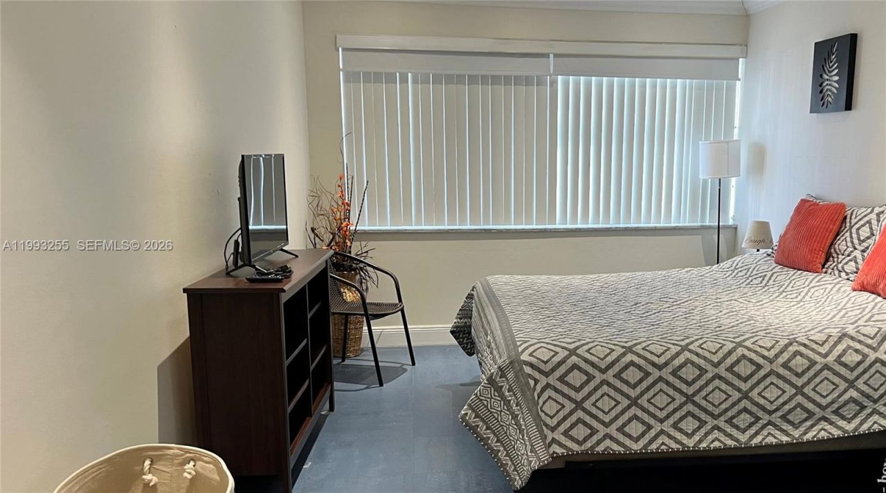 401 Golden Isles Dr , Unit 101, Hallandale Beach, FL 33009 Photo