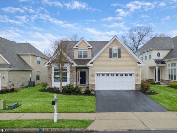 47 Schindler Ct, Franklin, NJ 08873