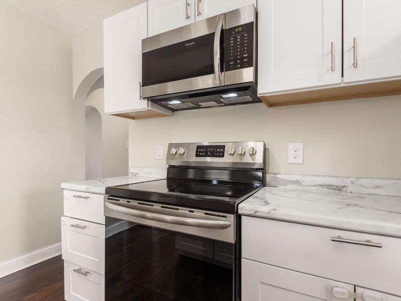 1725 E Cooke Road, Columbus, OH 43224 Photo 10