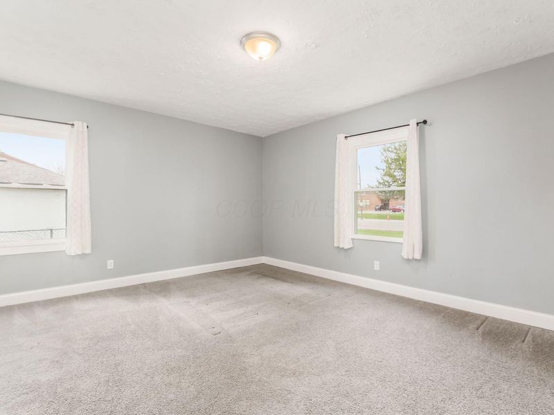 1725 E Cooke Road, Columbus, OH 43224 Photo 16