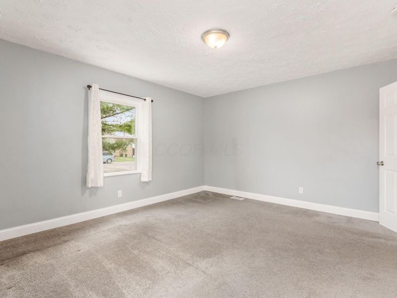 1725 E Cooke Road, Columbus, OH 43224 Photo 17