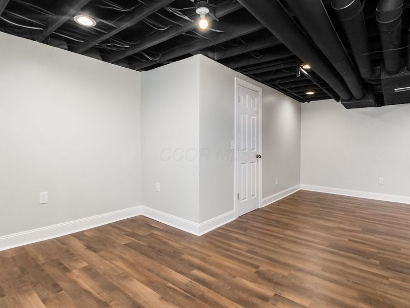 1725 E Cooke Road, Columbus, OH 43224 Photo 25