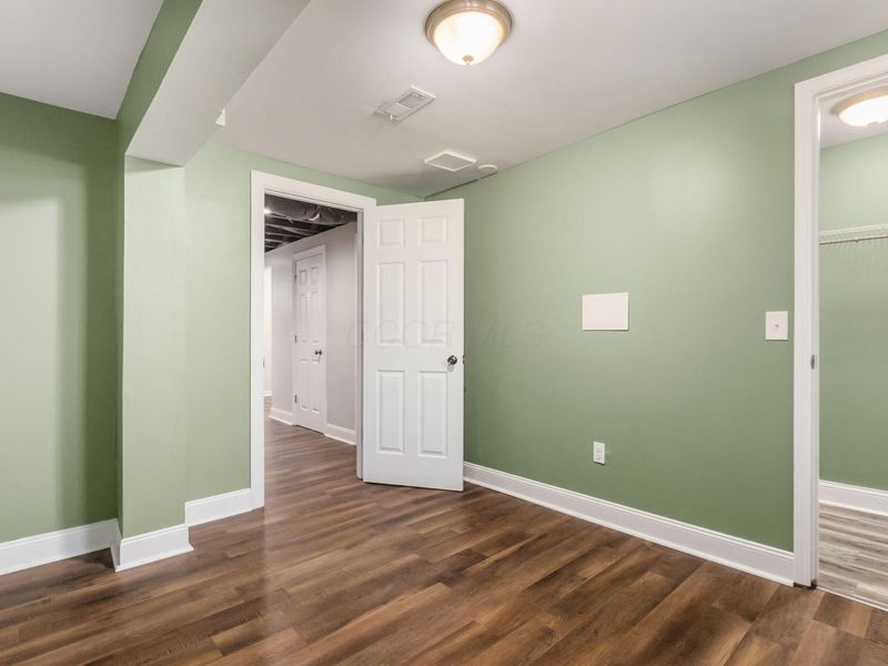 1725 E Cooke Road, Columbus, OH 43224 Photo 28