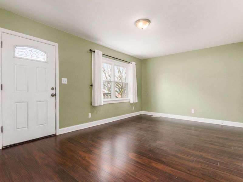 1725 E Cooke Road, Columbus, OH 43224 Photo 3