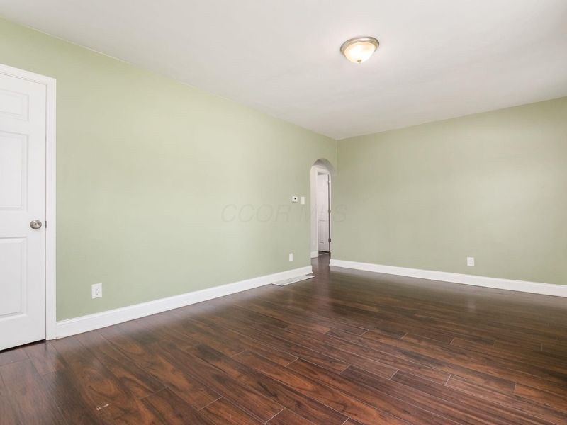 1725 E Cooke Road, Columbus, OH 43224 Photo 5