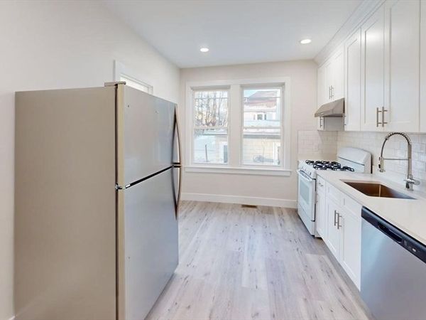 391 Linwood Ave, Unit 1, Newton, MA 02460