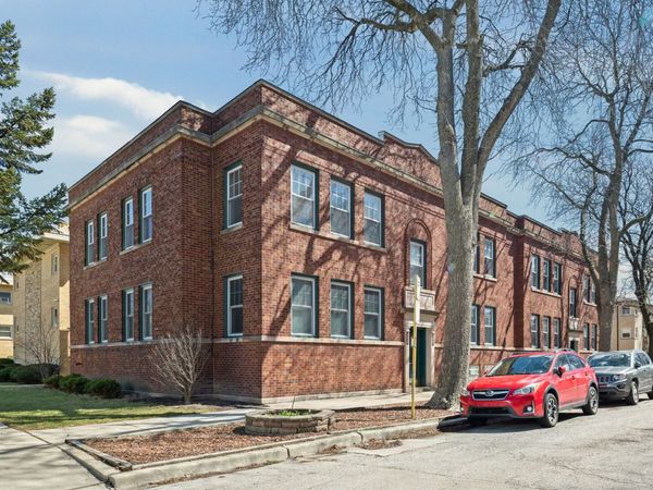 4941 N Lester Avenue , Unit 4, Chicago, IL 60630