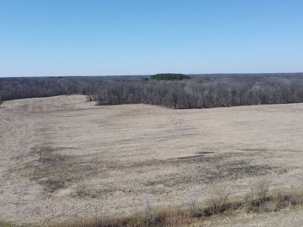 4771 Sullens Avenue , Iuka, IL 62849