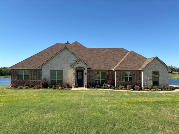 23670 Champion Dr, Lindale, TX 75771