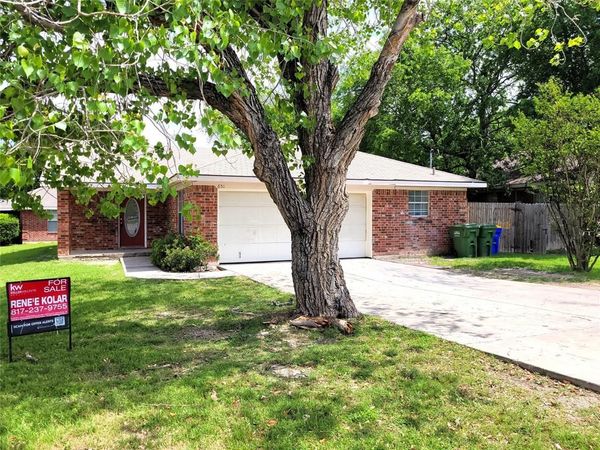 651 Meadow Park Drive, White Settlement, TX 76108