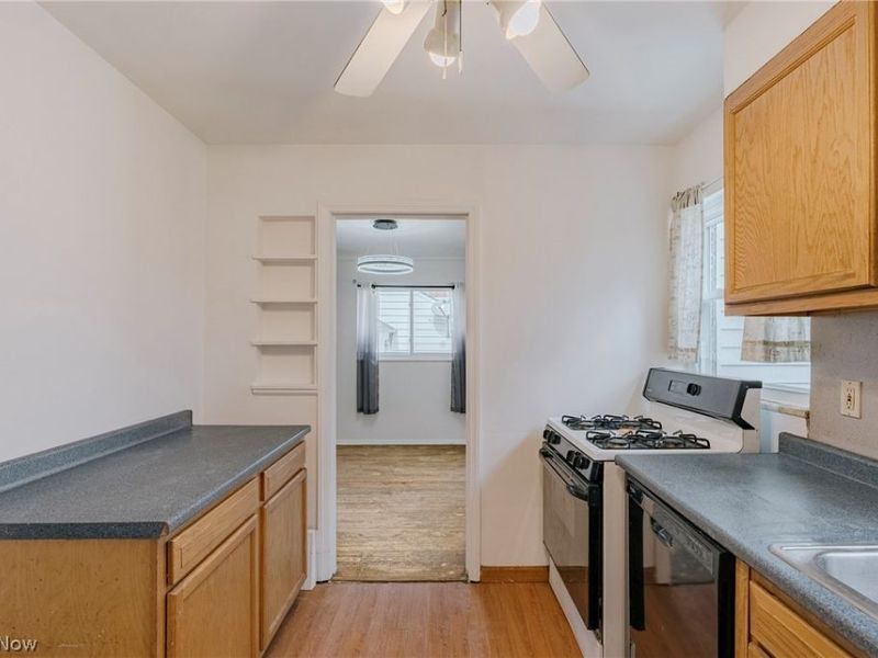 1911 Beverly Hills Drive, Euclid, OH 44117 Photo 11