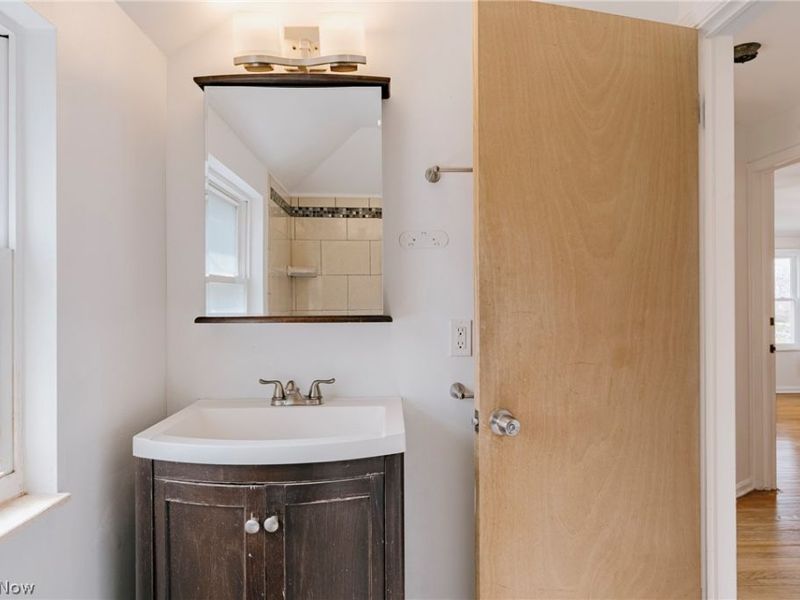 1911 Beverly Hills Drive, Euclid, OH 44117 Photo 18