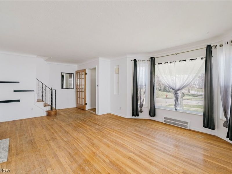 1911 Beverly Hills Drive, Euclid, OH 44117 Photo 4