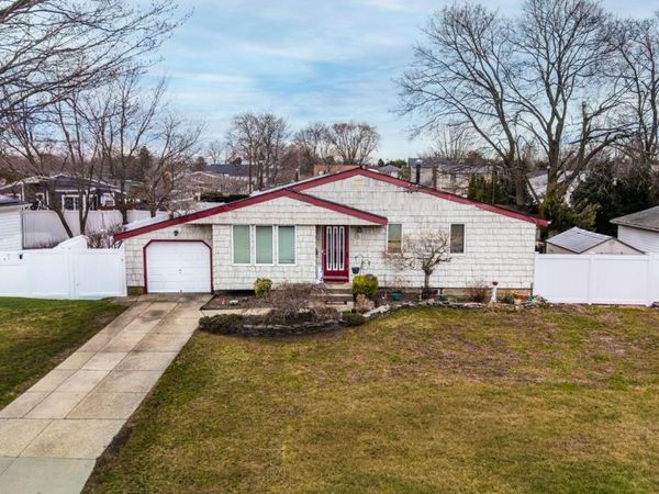 35 W 13th Street, Deer Park, NY 11729