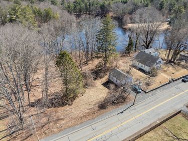 17 N Main St, Upton, MA 01568