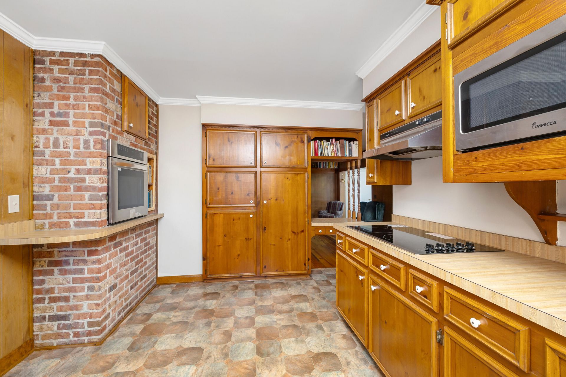 623 Pickwood Drive Photo 30