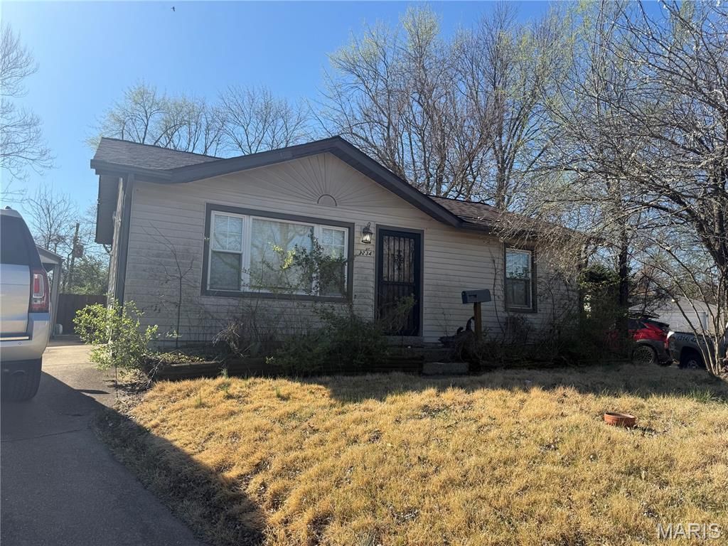 3234 Lynros Court, Saint Ann, MO 63074 Main Photo