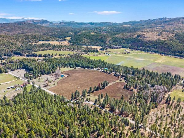 2068 Addy-Gifford Rd, Addy, WA 99101