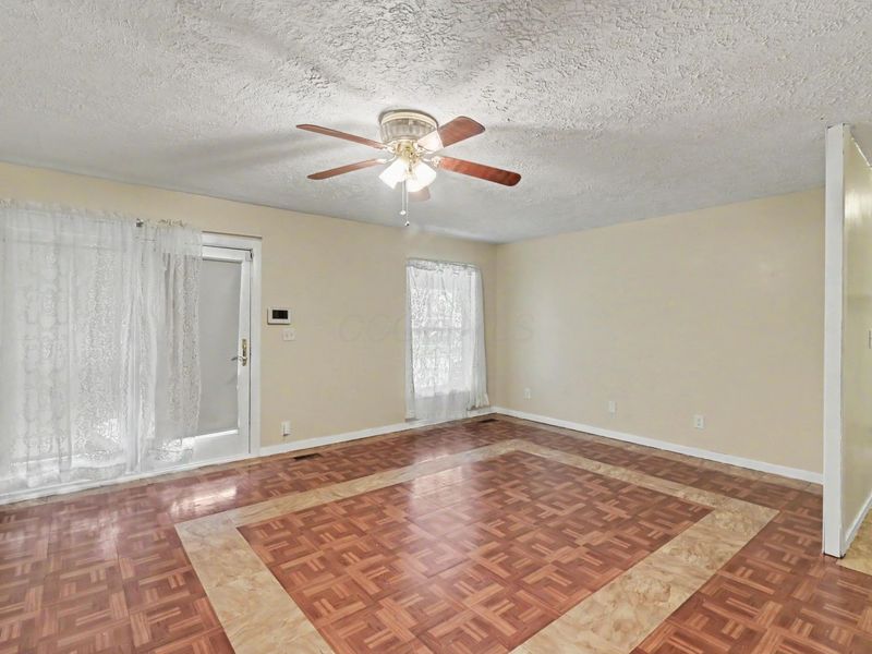 480 Nassau Drive, Marion, OH 43302 Photo 6