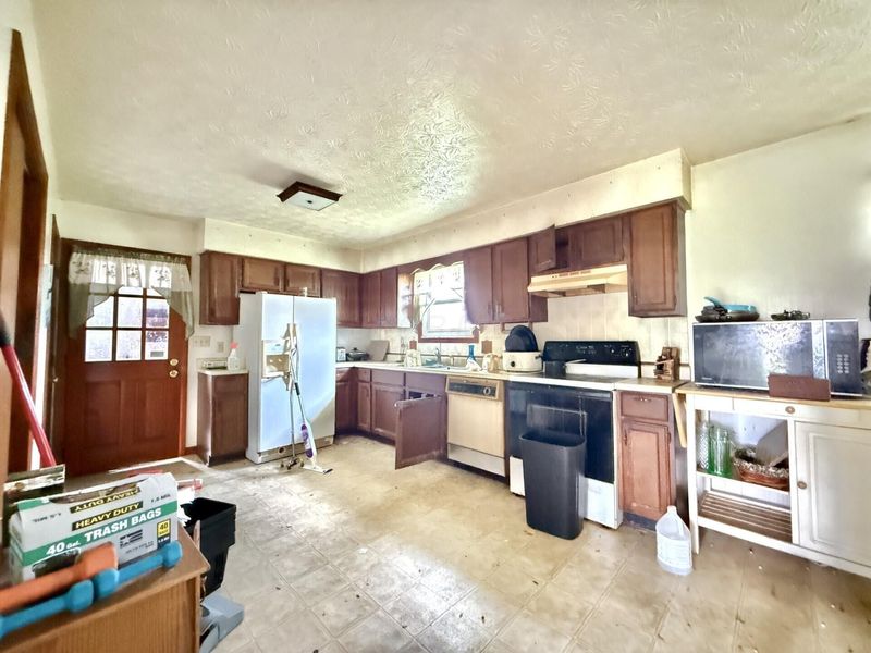 564 Forward Pass Way , Pataskala, OH 43062 Photo 3