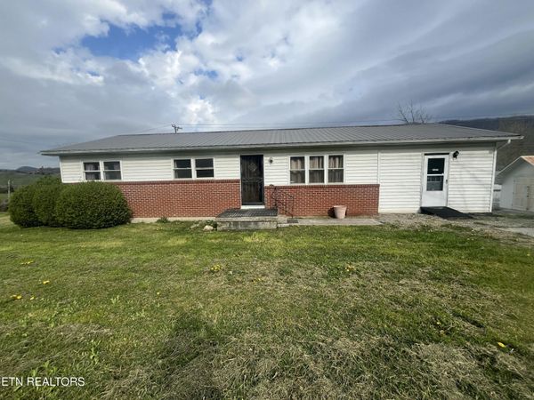 3981 Doctor Thomas Walker Rd, Rose Hill, VA 24281