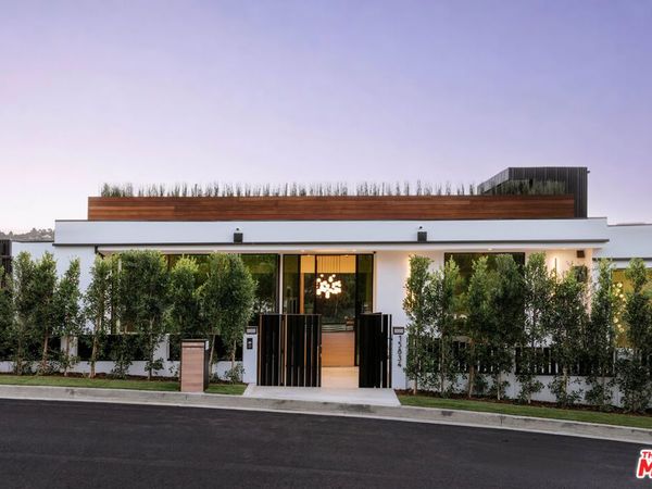 15834 High Knoll Road, Encino, CA 91436