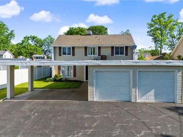 9326 Rivershore Drive, Niagara Falls, NY 14304