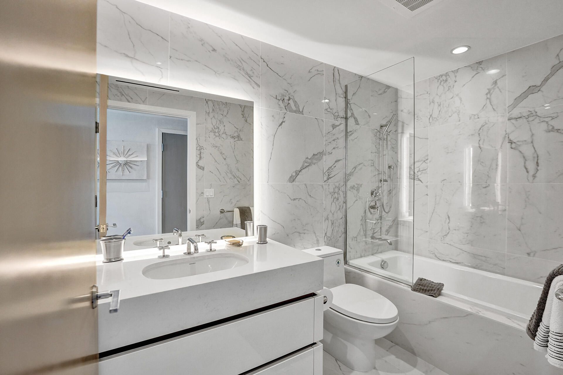 525 N Fort Lauderdale Beach Boulevard, Unit 703, Fort Lauderdale, FL 33304 Photo