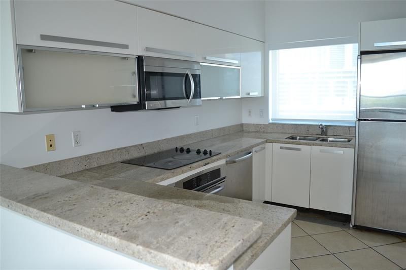 601 NE 36th Street, Unit 2806, Miami, FL 33137 Photo