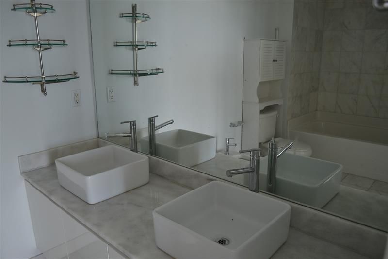 601 NE 36th Street, Unit 2806, Miami, FL 33137 Photo