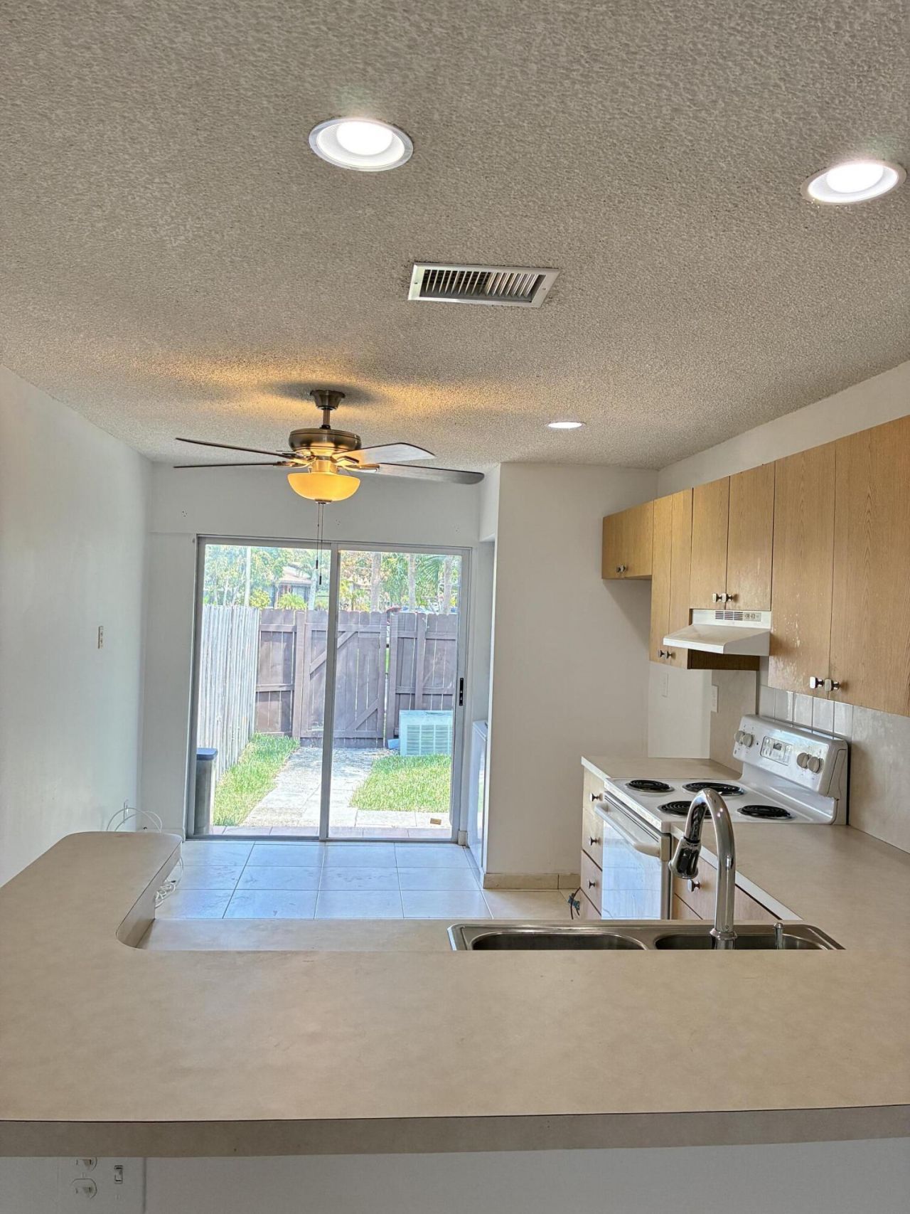 2301 Buttonwood Avenue, Pembroke Pines, FL 33026 Photo