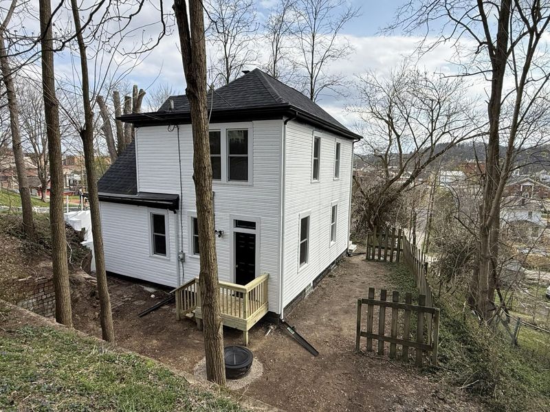 229 N Spring Street, Logan, OH 43138 Photo 4