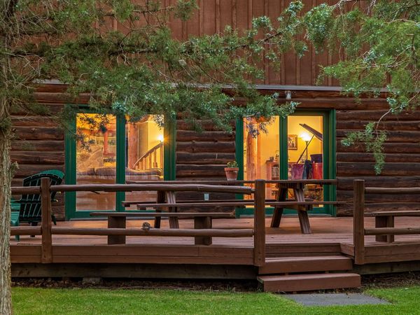 69435 Green Ridge Loop, Unit 6, Sisters, OR 97759