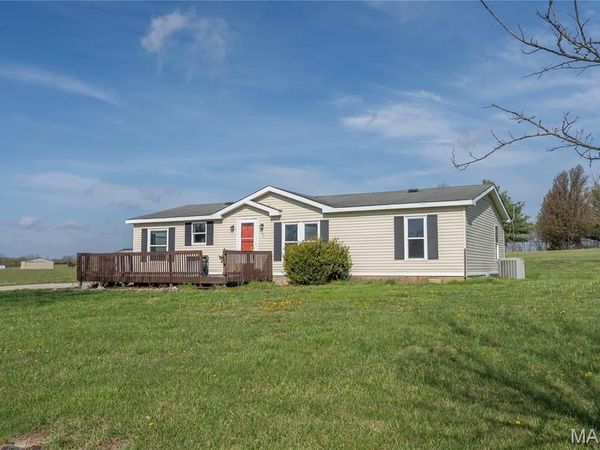 423 County Road 451 , Oak Ridge, MO 63769