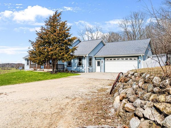 4008 Ridge ROAD, Kewaskum, WI 53040