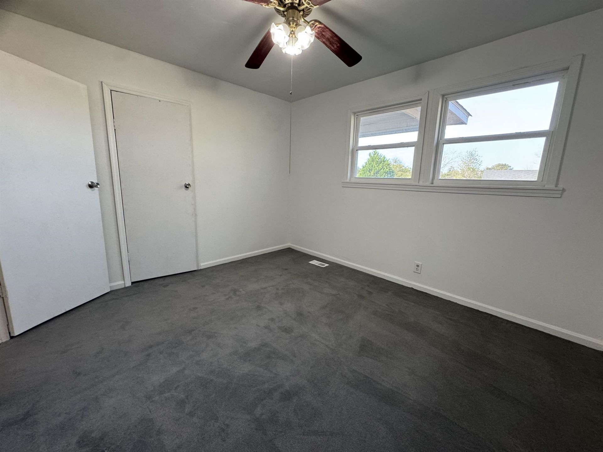 1345 Fisherman Rd Photo 14