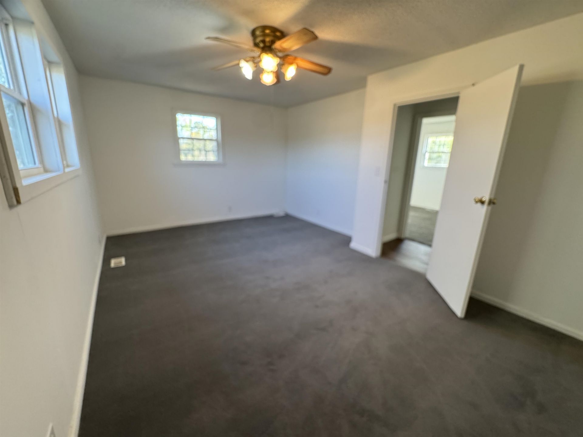 1345 Fisherman Rd Photo 16