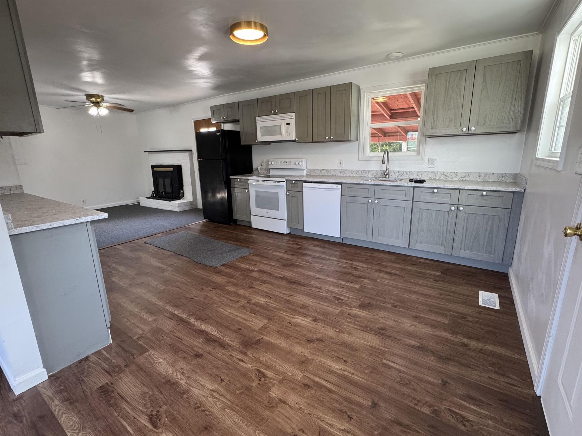 1345 Fisherman Rd Photo 25