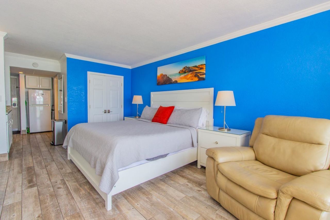 201 74th Ave. N  Photo 12