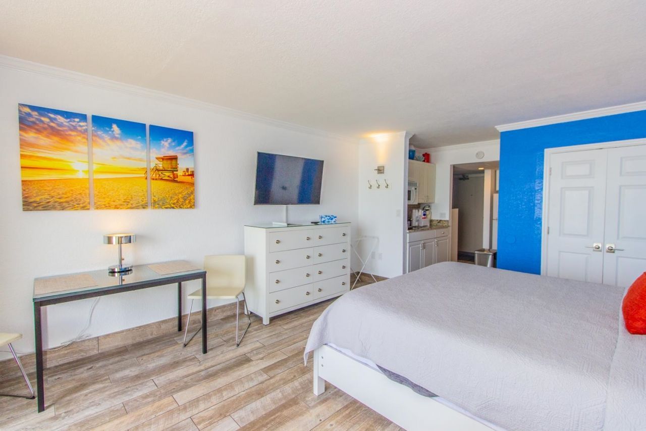 201 74th Ave. N  Photo 13