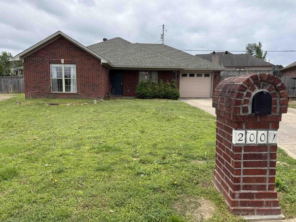2001 Audley Bolton Drive, Searcy, AR 72143