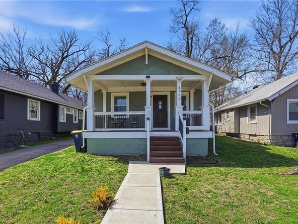 6502 Paseo Boulevard, Kansas City, MO 64131