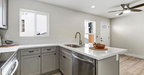 3140 S St, Sacramento, CA 95816 Photo