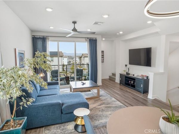 27465 Chamise, Valencia, CA 91381